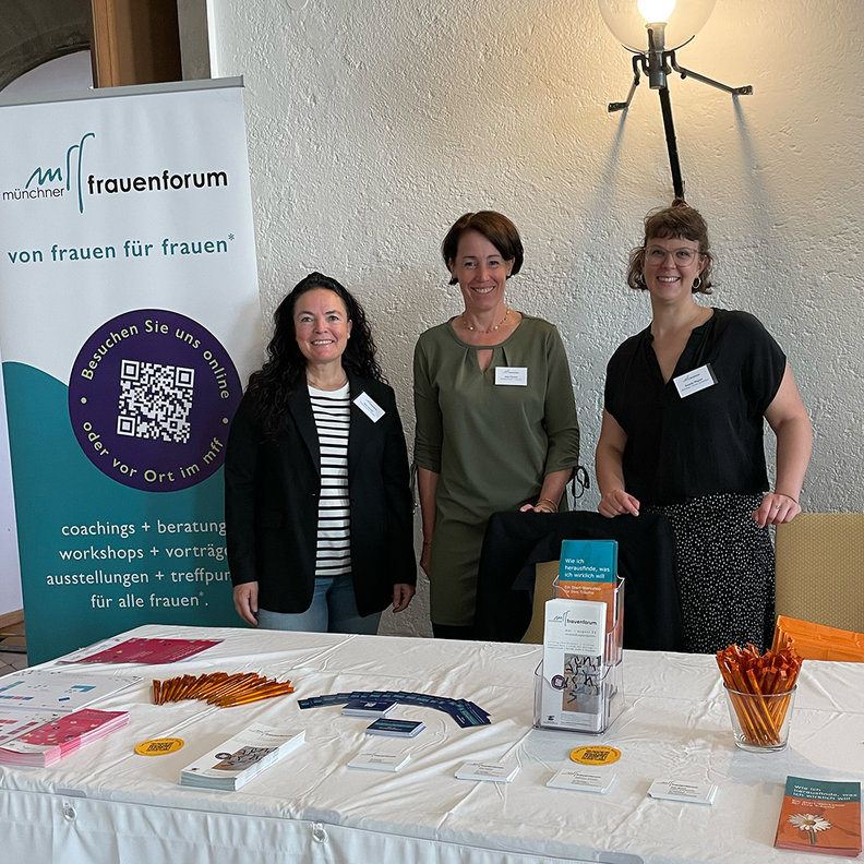 Rückblick Infobörse 2022 | münchner frauenforum Austellerinnen